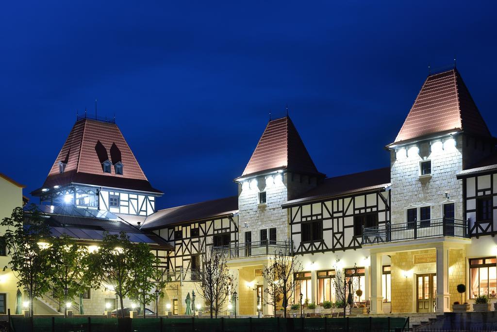 Hotel Castel Royal Mosnita Noua Eksteriør bilde
