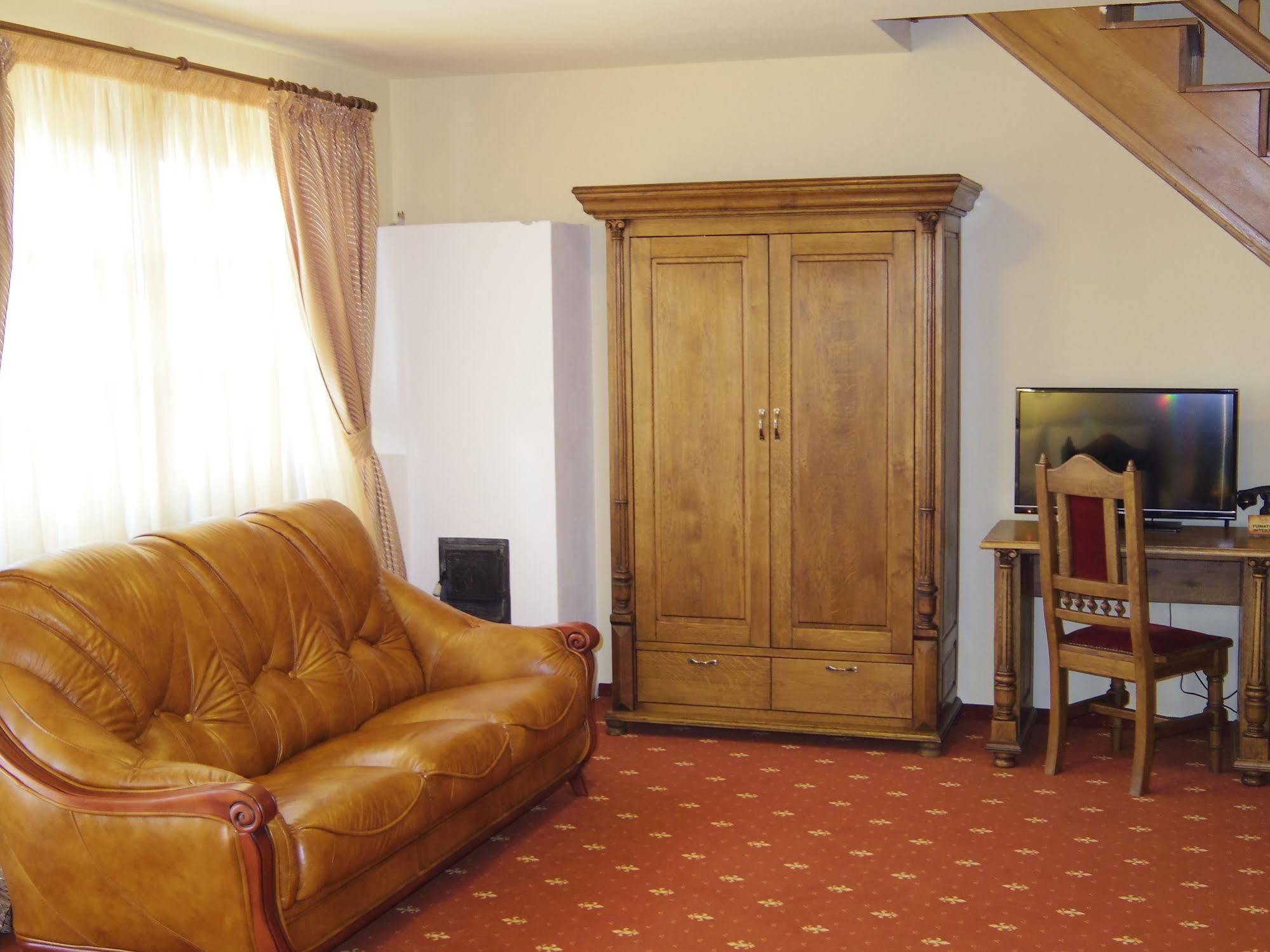 Hotel Castel Royal Mosnita Noua Eksteriør bilde